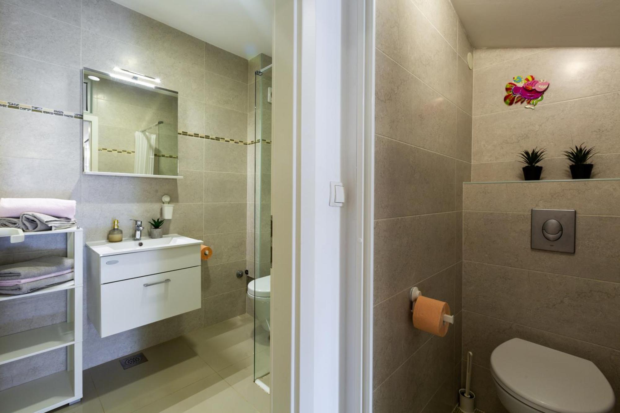 Modern Apartment Zen With Private Garden Пореч Екстериор снимка